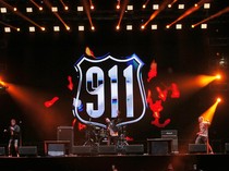 Ajak Nostalgia, 911 Puji Kemeriahan Penonton di Jakarta