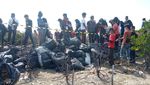 Aksi Bersih-bersih Sampah di Pantai Kesenden Cirebon
