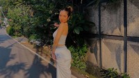Asha Assuncao mengaku suka berenang di air terjun. (Foto: dok Instagram)