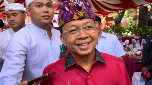 Gubernur Bali Wayan Koster ditemui awak media seusai makan siang bersama peserta IYC 2023 di Rumah Jabatan Gubernur, Denpasar, Bali, Sabtu (12/8/2023).