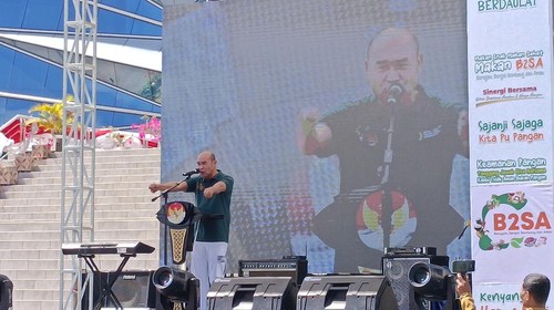 Gubernur NTT Viktor Bungtilu Laiskodat saat menyampaikan sambutannya dalam perayaan HUT Bapanas di Kota Kupang, NTT, Sabtu (12/8/2023). (Yufengki Bria/detikBali).