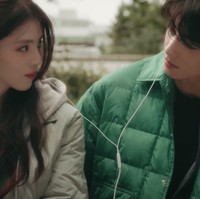 Tak sedikit pula yang menyorot bahwa Han So Hee kerap dipasangkan dengan idol kelahiran 1997. Setelah jadi model video klip Jungkook BTS, kini dia syuting iklan bersama sahabat maknae BTS itu.Foto: dok. Giordano