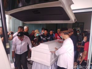 Anak-Kolega Mengenang Djoko Pekik Sang Pelukis