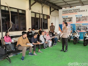 90 Persen Pemohon SIM C di Malang Lulus Ujian Teori Berkat Buku Ini