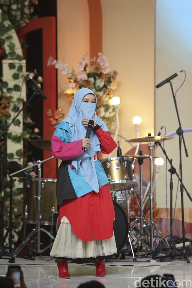 Inilah penampilan Khusnul Khotimah finalis asal Jawa Timur yang merupakan kreator konten ilmu pengetahuan. Foto: Rifkianto Nugroho.