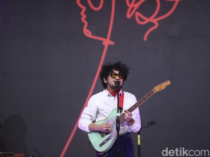 Kunto Aji saat manggung di acara Hijab Hunt 2023