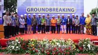 Turut hadir dalam acara itu, Sekretaris Umum (Sekum) PP Muhammadiyah, Prof Dr. Abdul Mu’ti, Bakal Calon Bupati (Bacabup) Bogor usungan DPD Golkar Kabupaten Bogor, Ade Ruhandi alias Jaro Ade, ketua DPD PAN Kabupaten Bogor Arif Abdi, Sekretaris DPD PAN Kabupaten Bogor Permadi Dalung, dan ketua komisi IV DPRD Kabupaten Bogor Muad Khalim fraksi PDI Perjuangan.