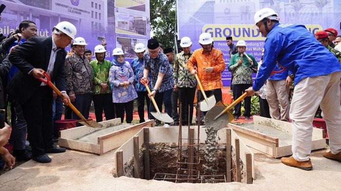 Momen Zulhas Resmikan Groundbreaking Pembangunan UMCI Momen Zulhas Resmikan Groundbreaking Pembangunan UMCI