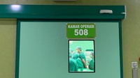 Operasi pemisahan kembar siam dilakukan tim dokter ahli RS Saiful Anwar didampingi tim dari RS dr Soetomo (Foto: Dok. RS Saiful Anwar)