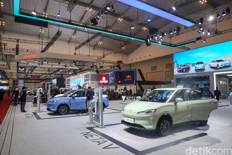Perdana di GIIAS, Neta Unjuk Gigi Mobil Listrik