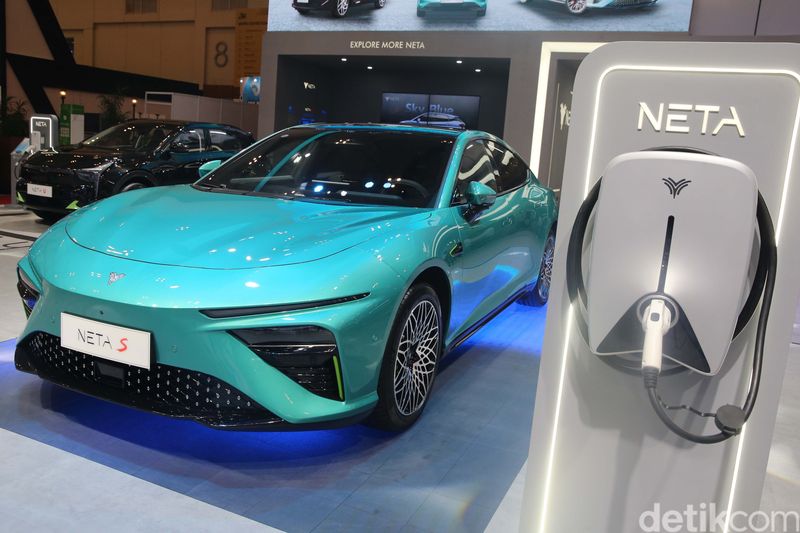 Perdana di GIIAS, Neta Unjuk Gigi Mobil Listrik