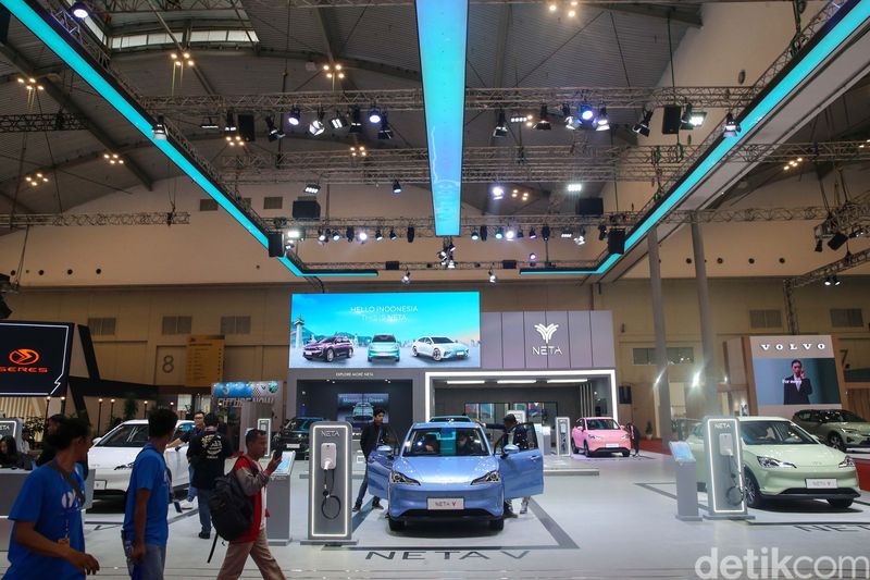 Perdana di GIIAS, Neta Unjuk Gigi Mobil Listrik