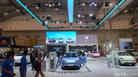 Meski pasar mobil listrik masih seumur jagung, bukan berarti tidak dilirik oleh pabrikan otomotif. Terbukti produsen mobil asal China, Neta, memilih memfokuskan pajang dan jualan hanya mobil listrik di Gaikindo Indonesia International Auto Show (GIIAS) 2023.