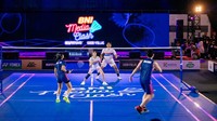 Thariq Halilintar dan Vonny Felicia saling jual beli serangan dengan Athalia dan Fuji. Foto: BNI Media Clash 3.0