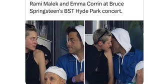 Pada April, Rami Malek juga berpisah dengan Emma Corrin setelah pacaran dua tahun. Foto: Dok. Twitter