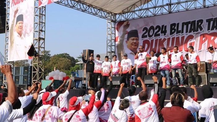 Relawan Khofifah Jawa Timur 2018 memberikan dukungan kepada bakal calon presiden (bacapres) Prabowo Subianto di Pilpres 2024. (dok Ist)