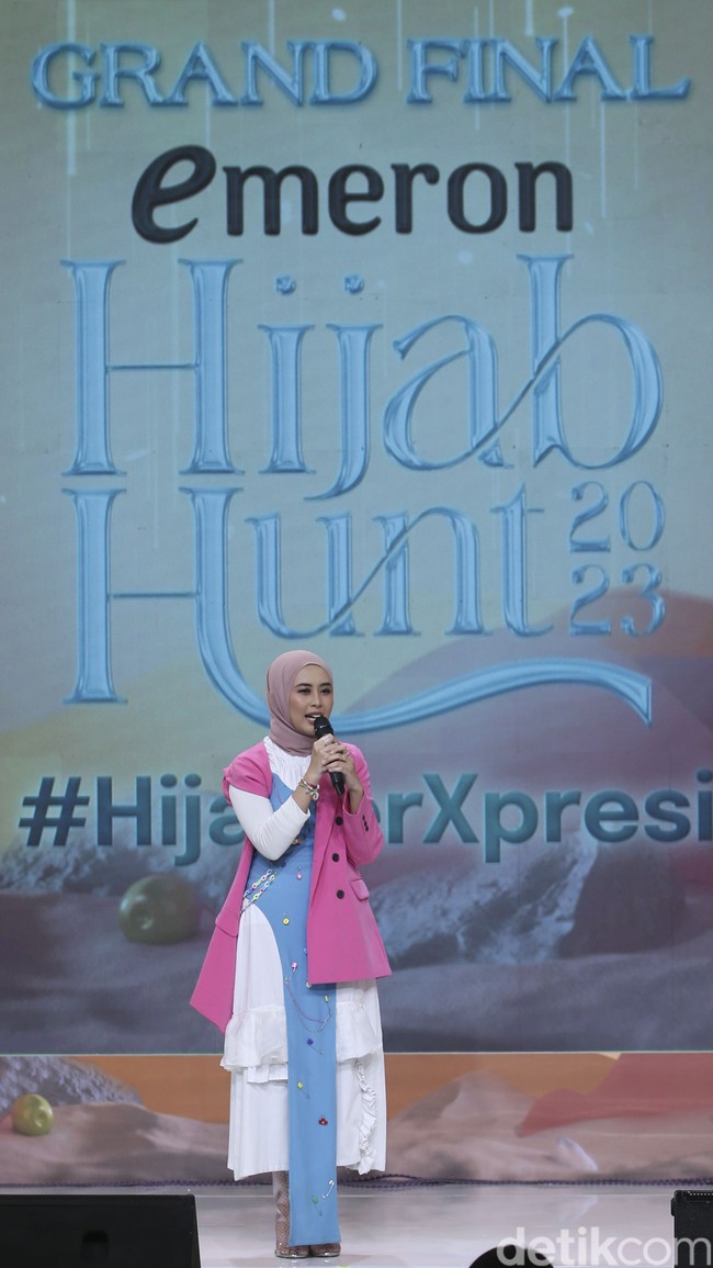 Tahun ini, Hijab Hunt berbeda dengan tahun sebelumnya. Tujuan dari Emeron Hijab Hunt 2023 kali ini adalah mencari kreator konten muslimah yang kreatif dan berani berekspresi di media sosial. Konten yang terpilih tentunya kreatif dan bisa menginspirasi Muslimah lainnya. Foto: Rifkianto Nugroho.