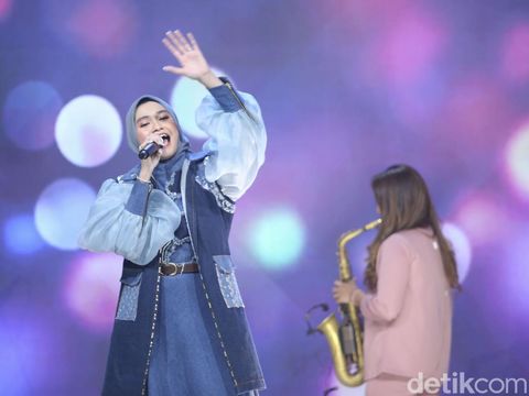 Salma Salsabila Tampil di Grand Final Emeron Hijab Hunt 2023 Salma Salsabila Tampil di Grand Final Emeron Hijab Hunt 2023