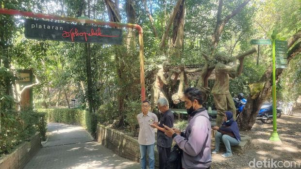 Suasana rumah duka pelukis Djoko Pekik di Bangunjiwo, Kasihan, Bantul, DIY, Sabtu (12/8/2023).