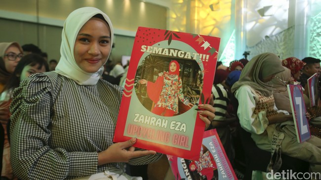 25 finalis Emeron Hijab Hunt 2023 telah menunjukkan penampilan dan konten terbaiknya di hadapan para juri, pada malam puncak grand final Emeron Hijab Hunt 2023 (12/8/2023) di Ice Palace, Lotte Avenue, Jakarta Selatan.  Foto: Rifkianto Nugroho