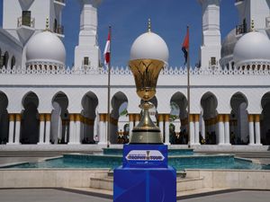 Trofi Naismith Dibawa Tur Keliling Jawa-Bali Sambut FIBA World Cup 2023