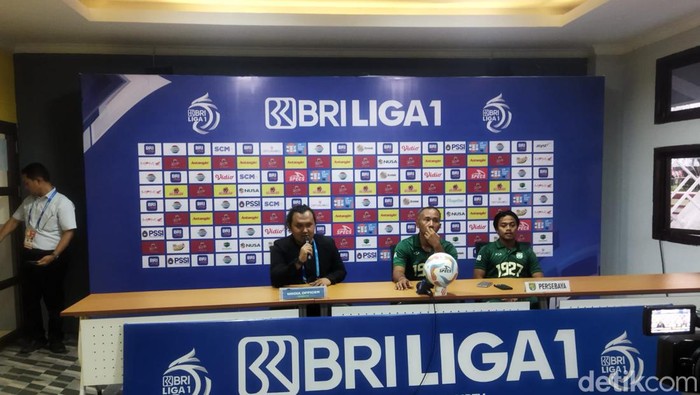 Uston Nawawi didampingi Andre Kobra