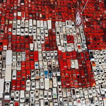 1.560 diecast disusun jadi angka tahun kemerdekaan