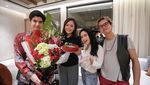 Momen Seru Al Ghazali Nikmati Steak dan Kue Favoritnya
