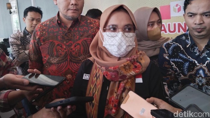 Anggota Bawaslu RI Lolly Suhenty usai Launching Pemetaan Kerawanan Pemilu dan Pemilihan Serentak 2024  Isu Strategis Politik Uang di Bandung. (Foto: Rifat Alhamidi/detikJabar)