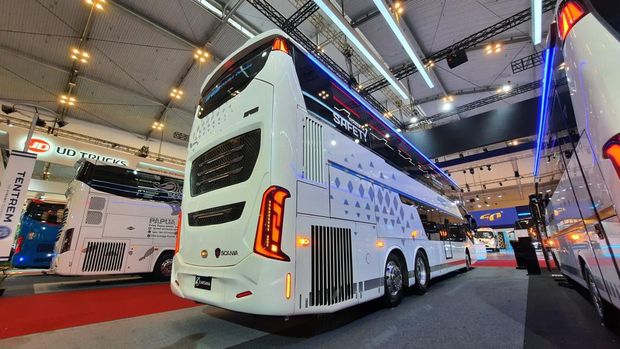 Bus Laksana Legacy SR3 Double Decker