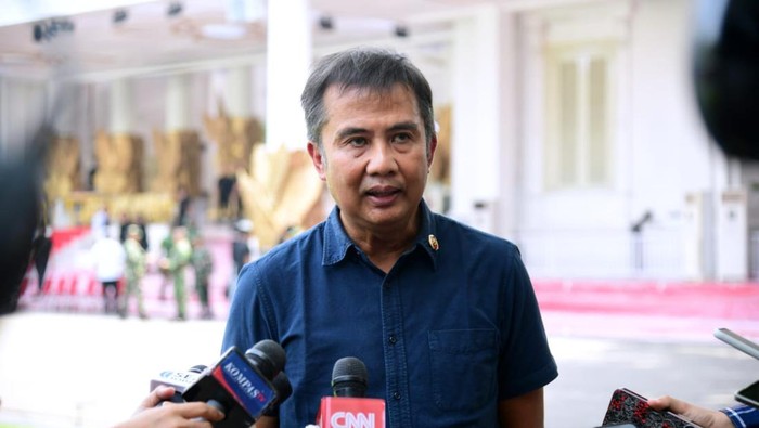 Deputi Bidang Protokol, Pers, dan Media Sekretariat Presiden, Bey Machmudin,