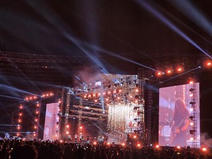 Gambaran Meriahnya Konser Dewa 19 di GBK Semalam