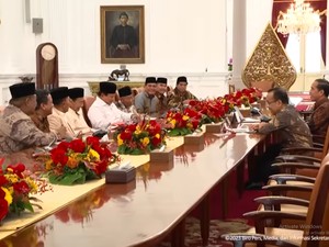 Jubir Bantah Tidur, Begini Momen Prabowo Rapat Bareng Jokowi