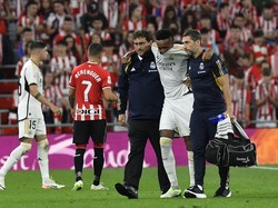 Eder Militao dan Thibaut Courtois adalah dua pemain yang absen dalam jangka waktu lama, karena menderita cedera ACL. Paling cepat, kembali main pada Februari 2024 (AP)