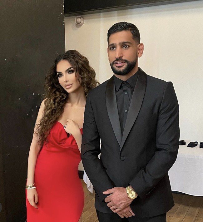 Isu keretakan rumah tangga petinju Amir Khan dan Faryal Makhdoom saat ini menjadi sorotan. Meski tengah memiliki masalah rumah tangga yang cukup berat karena isu perselingkuhan, namun Faryal tetap aktif di media sosial. Foto: Dok. Instagram