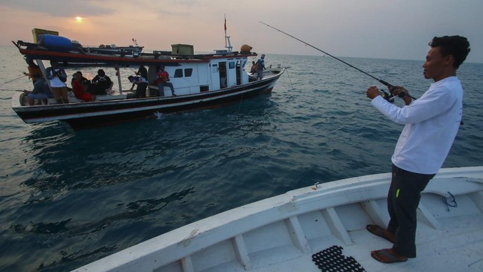 Fun Fishing 2023 bersama Jurnalis Peduli Sejumlah wartawan dari berbagai media mengikuti event Fun Fishing 2023 yang digelar Jurnalis Peduli di perairan Selat Sunda, Banten, Sabtu (12/8/2023).