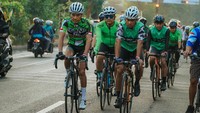 Hal lain yang menjadi catatan, Solo memiliki budaya bersepeda yang bagus. Banyak warganya menjadikan sepeda sebagai kendaraan harian alternatif, ujar Founder GFNY Indonesia, Axel Moeller.  Pria asal Jerman ini menambahkan bahwa klub road bike di Solo juga cukup banyak, selain tentunya ada banyak klub sepeda onthel, MTB, hingga BMX. Toni Syarifudin, asal Solo, adalah atlet BMX Race Indonesia pertama yang menembus olimpiade, yaitu Olimpiade Rio 2016, di Brazil. 