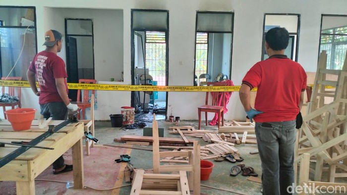 Kebakaran di Ponpes Madrasah Aliyah Al Wasilah Lemo, Polman.