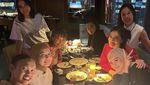 Keseruan Olla Ramlan Makan Bareng Geng Cendol dan Jajan di New York