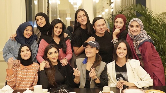 Keseruan Olla Ramlan Makan Bareng Geng Cendol dan Jajan di New York