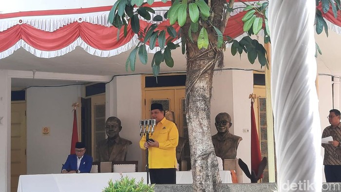 Ketum Gerindra Prabowo Subianto, Ketum Golkar Airlangga Hartarto, dan Ketum PAN Zulkifli Hasan di Museum Proklamasi, Minggu (13/8/2023). (Annisa/detikcom)