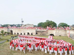 Sambut HUT RI, Pemprov Bengkulu Gelar Kirab Bendera di Benteng Marlborough