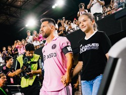 6 Foto Messi Berdua Harper Beckham Sebelum Tanding, Disebut Nepotisme