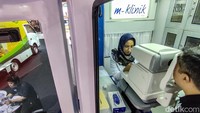 Cek kesehatan meliputi tekanan darah, gula darah, asam urat, kolesterol, sampai pemeriksaan mata.