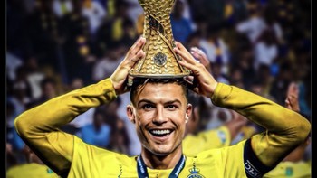 Meski sudah bermain di benua biru, trofi ini tetap penting bagi Ronaldo. Foto: Twitter