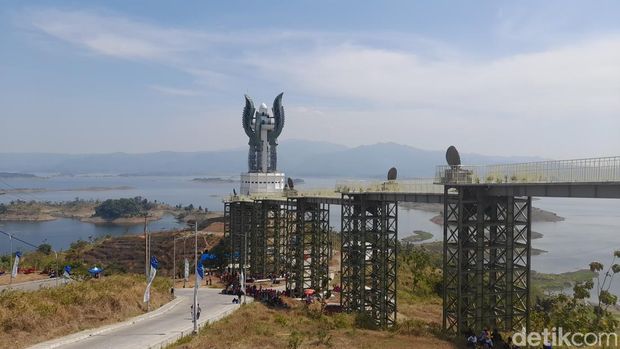 Menara Kujang Sapasang Sumedang
