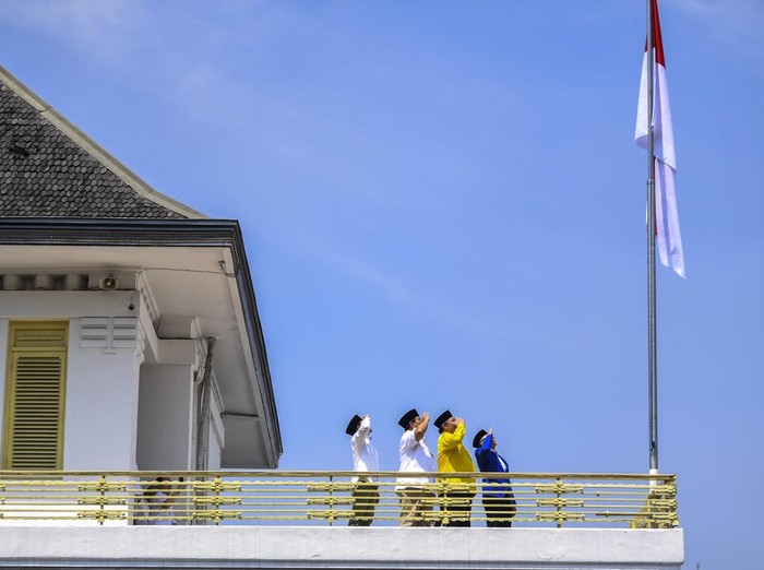 Ketua Umum Partai Gerindra Prabowo Subianto memberikan pidato saat deklarasi dukungan di Museum Perumusan Naskah Proklamasi, Jakarta, Minggu (13/8/2023). Partai Golkar dan PAN resmi berkoalisi dengan Partai Gerindra dan Partai PKB untuk mendukung Ketua Umum Partai Gerindra Prabowo Subianto maju dalam pemilihan presiden (Pilpres) 2024. ANTARA FOTO/Galih Pradipta/YU
