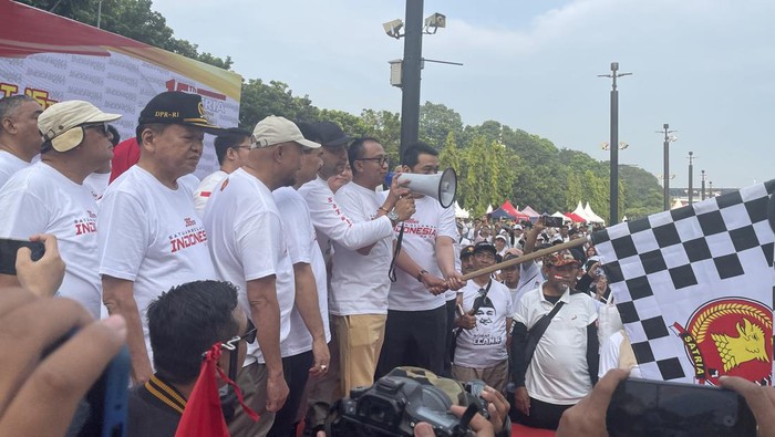 Muzani hingga Riza Patria Hadiri Jalan Sehat Bareng Relawan SATRIA