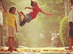 Nostalgia Permainan Tradisional Anak Sebelum Diserbu Gadget