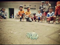 Nostalgia Permainan Tradisional Anak Sebelum Diserbu Gadget